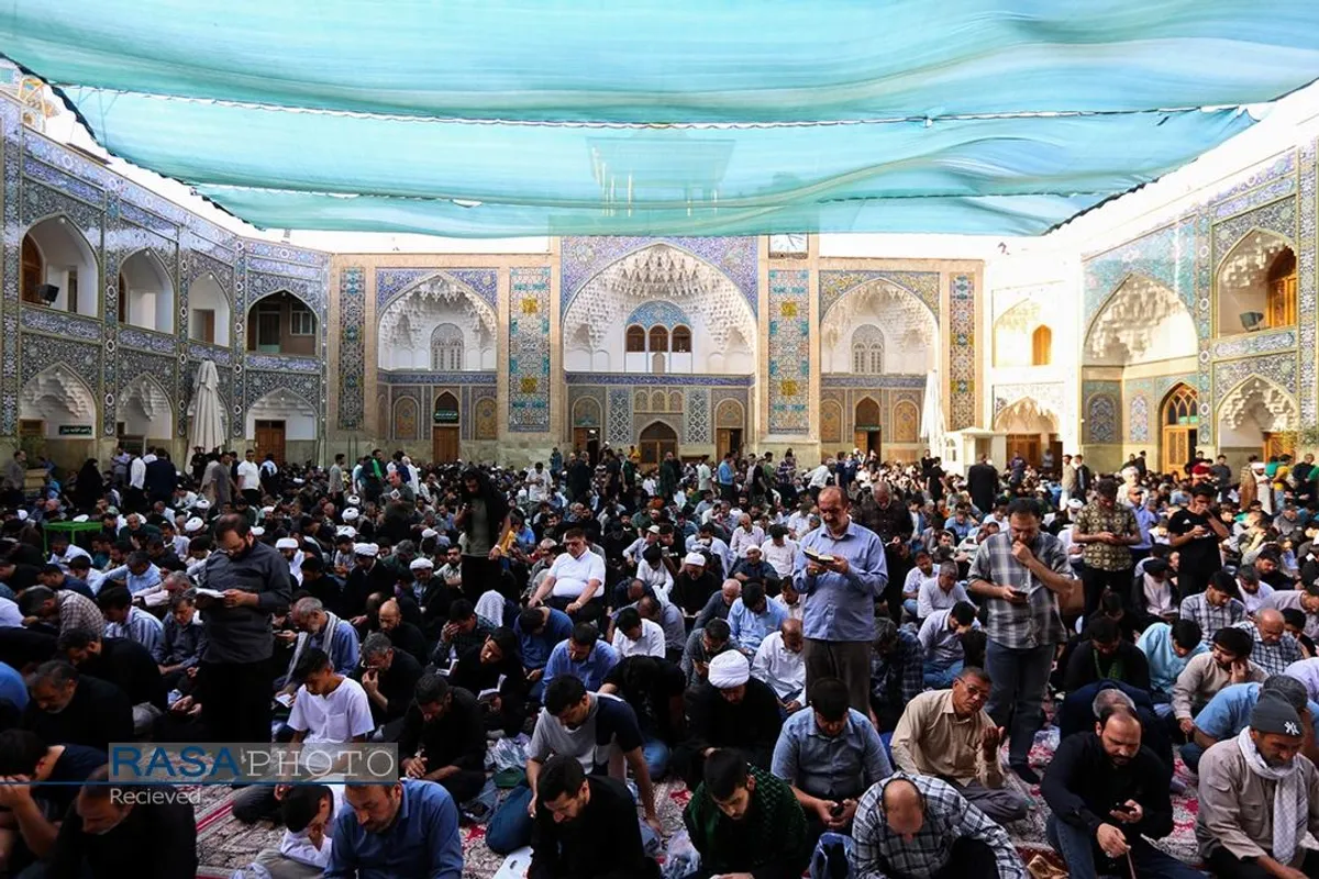 مراسم قرائت دعای عرفه در حرم حضرت معصومه (س)