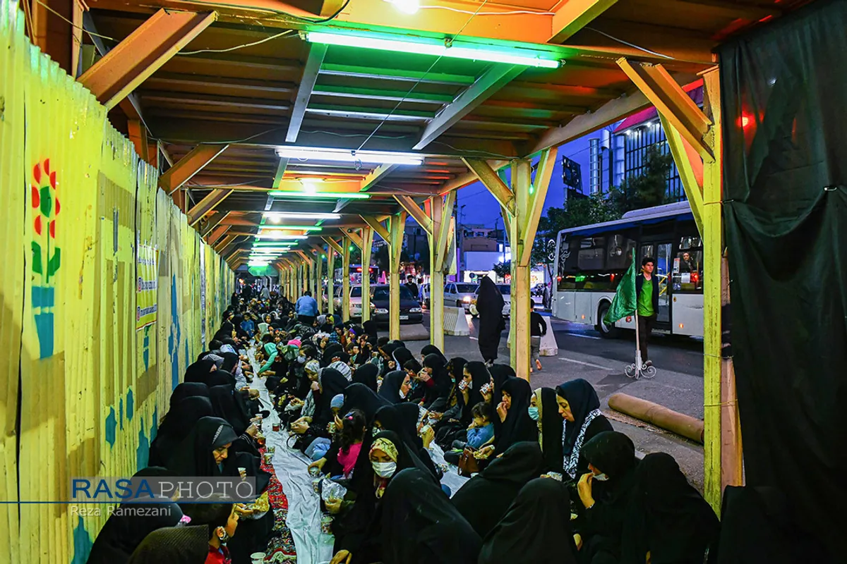 افطاری ساده و مردمی در قم
