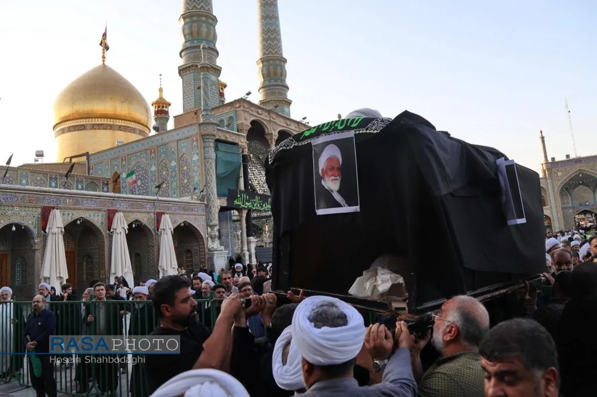 تشییع پیکر آیت&zwnj; الله نعیم آبادی در قم