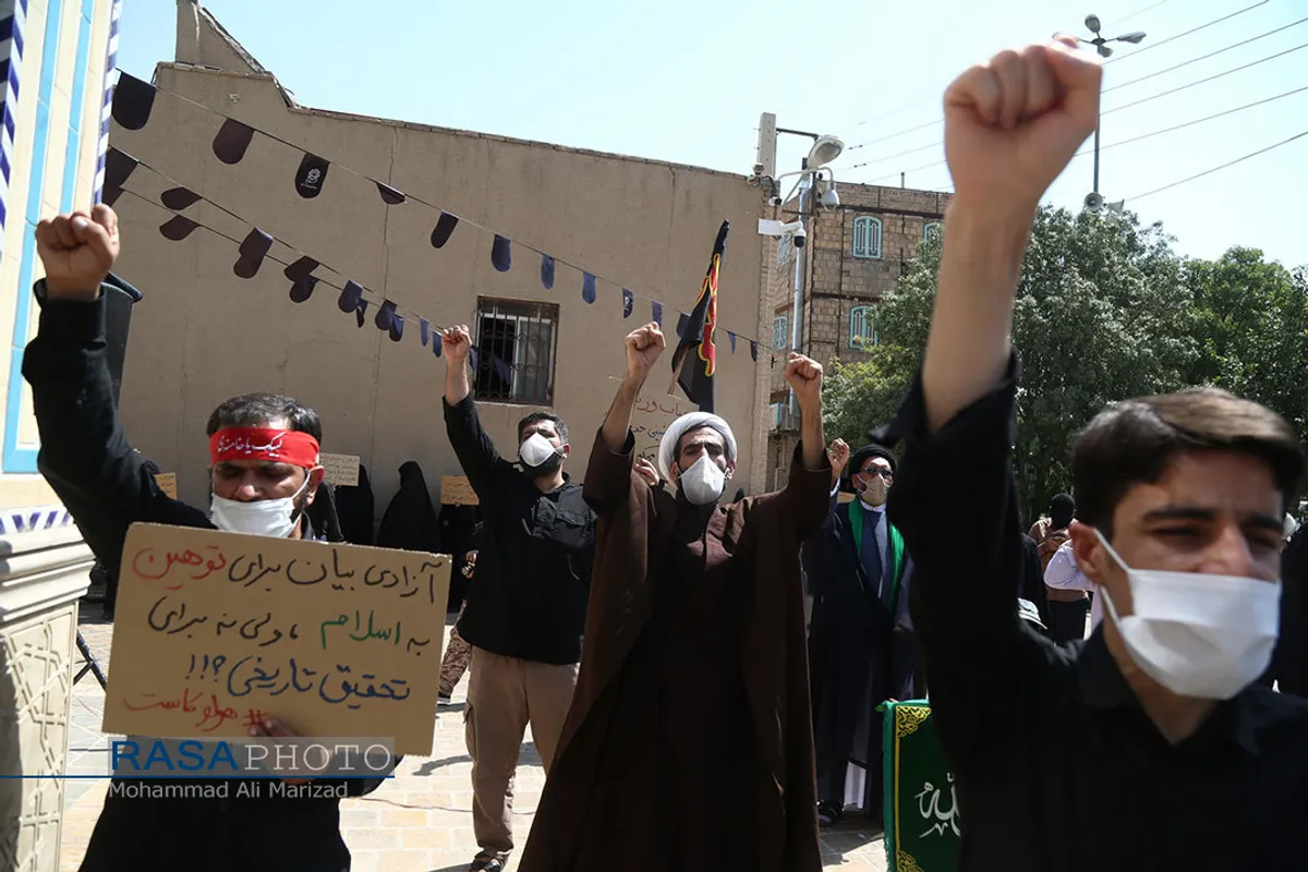 تجمع طلاب و دانشجویان در اعتراض به سکوت وزارت امور خارجه در توهین به پیامبر