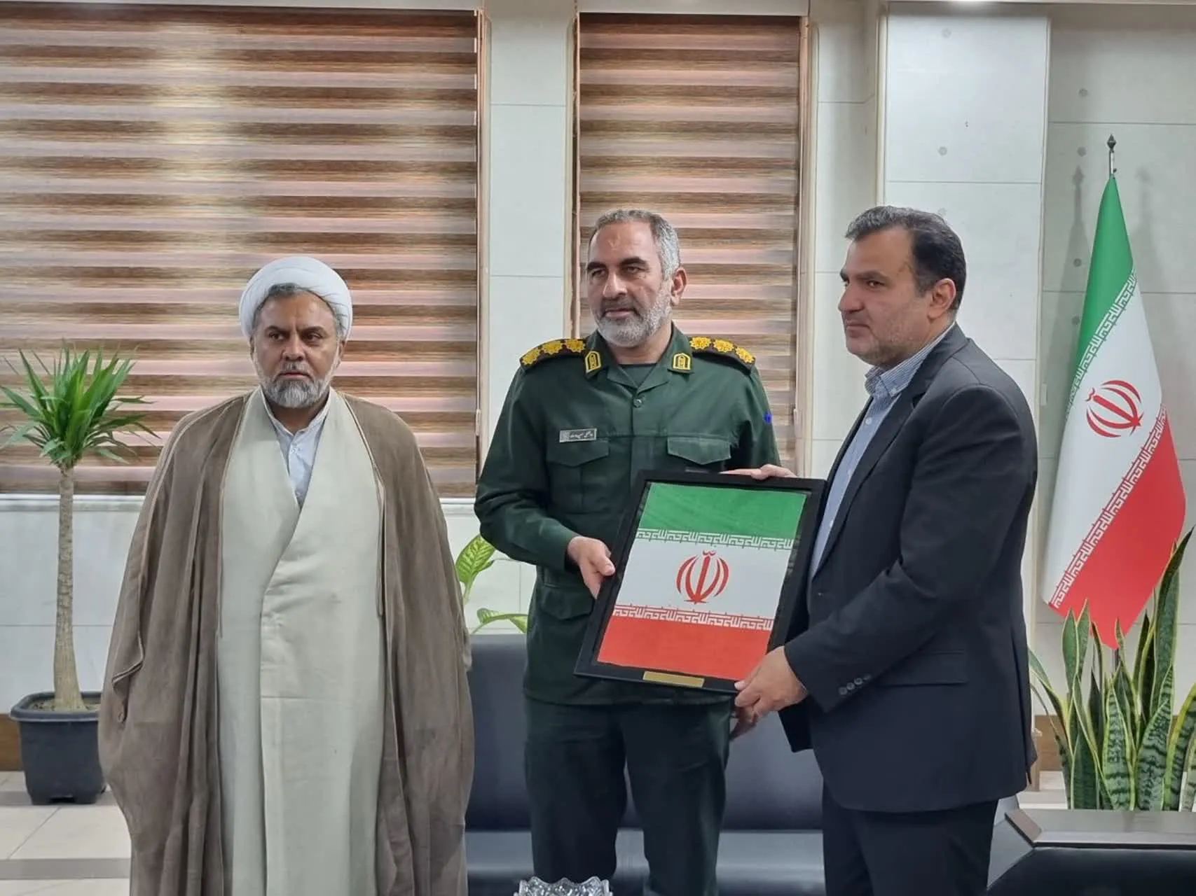 خدمت به مردم و گره‌گشایی از مسائل جامعه مهم‌ترین رسالت مسؤولان است