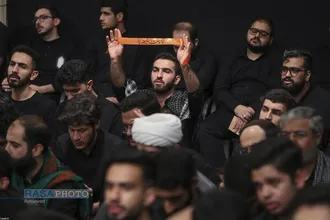 عزاداری هیئتهای دانشجویی به مناسبت اربعین حسینی در حسینیه امام خمینی (ره)
