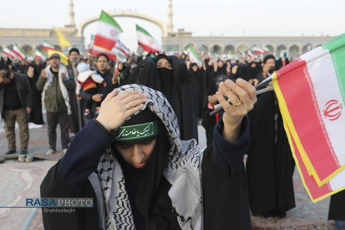 بیعت مردم قم با سومین رهبر معظم انقلاب اسلامی