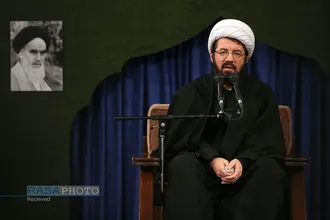 عزاداری شام شهادت حضرت زهرا (سلام&zwnj;الله&zwnj;علیها) با حضور رهبر انقلاب