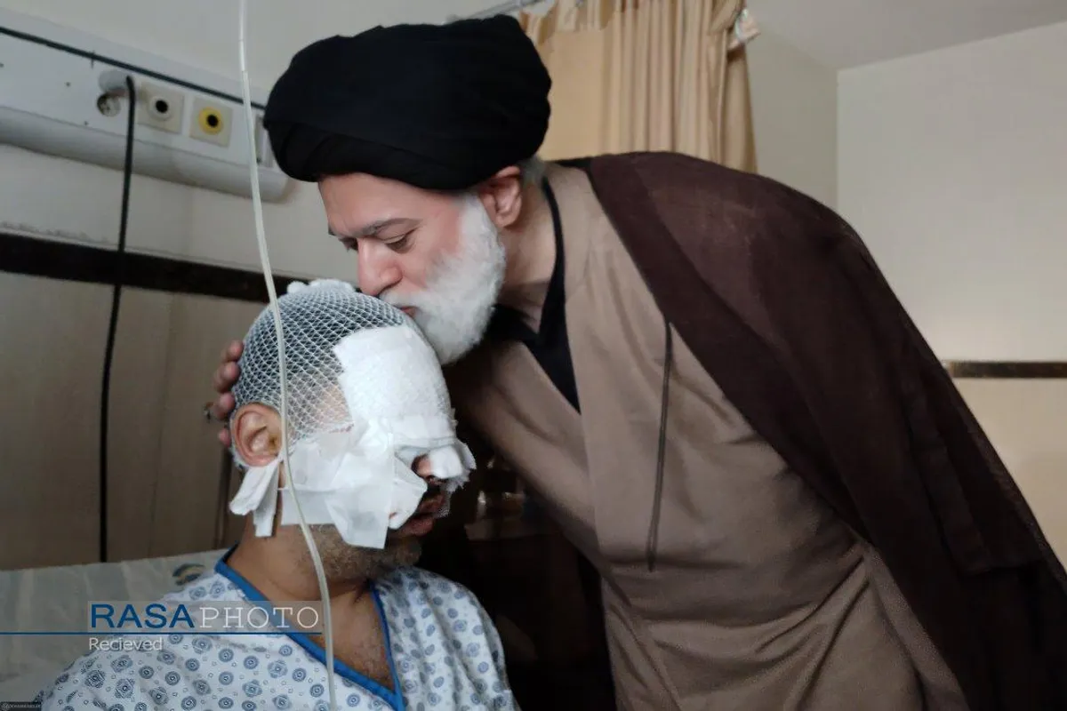 عیادت فرزندان رهبر انقلاب از مجروحان لبنانی و رزمندگان حزب&zwnj;الله