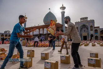 توزیع ۸۲ هزار بسته معیشتی در دومین مرحله رزمایش کمک مؤمنانه در شیراز&lrm;