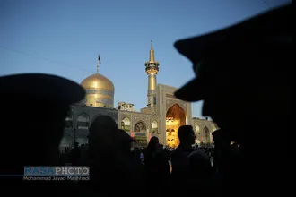 آیین سنتی صلات در حرم مطهر رضوی | عکس&zwnj;های منتخب خبرگزاری رسا از عزاداری دهه اول محرم ۱۳۹۸