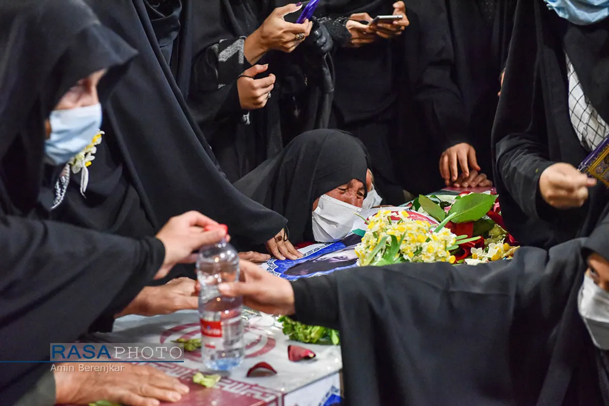 آیین استقبال از پیکر ۹ شهید دوران دفاع مقدس در شیراز&lrm;&lrm;