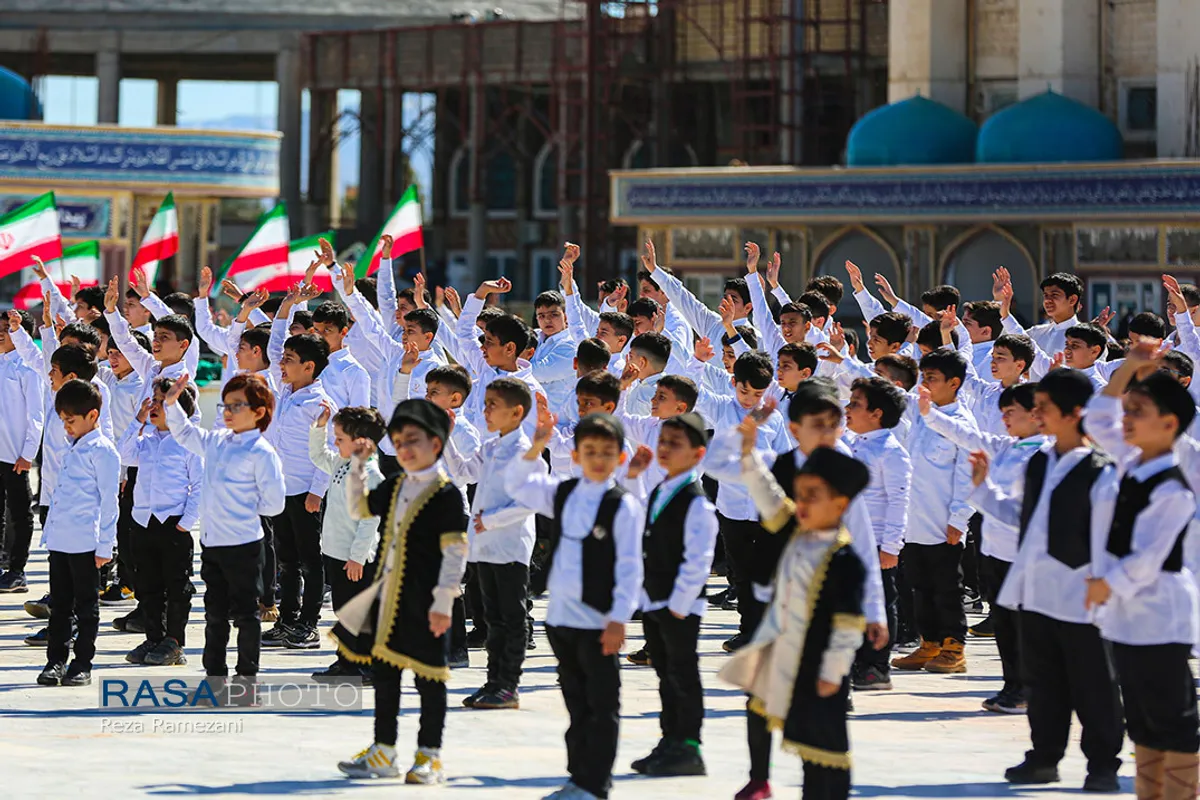 اجرای ۱۰ هزار نفری سرود "سلام فرمانده۲" در مسجد مقدس جمکران