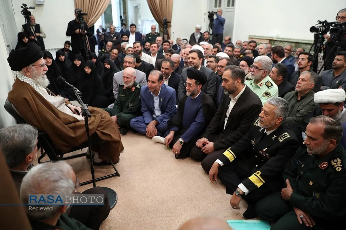دیدار دست&zwnj;اندرکاران برگزاری کنگره شهدای استان فارس با رهبر انقلاب