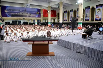 دیدار کارکنان و خانواده&zwnj;های ناوگروه ۸۶ ارتش با فرمانده کل قوا