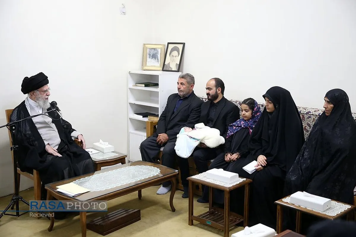 دیدار خانواده شهدای اخیر نیروی پدافند هوایی ارتش با رهبر معظم انقلاب