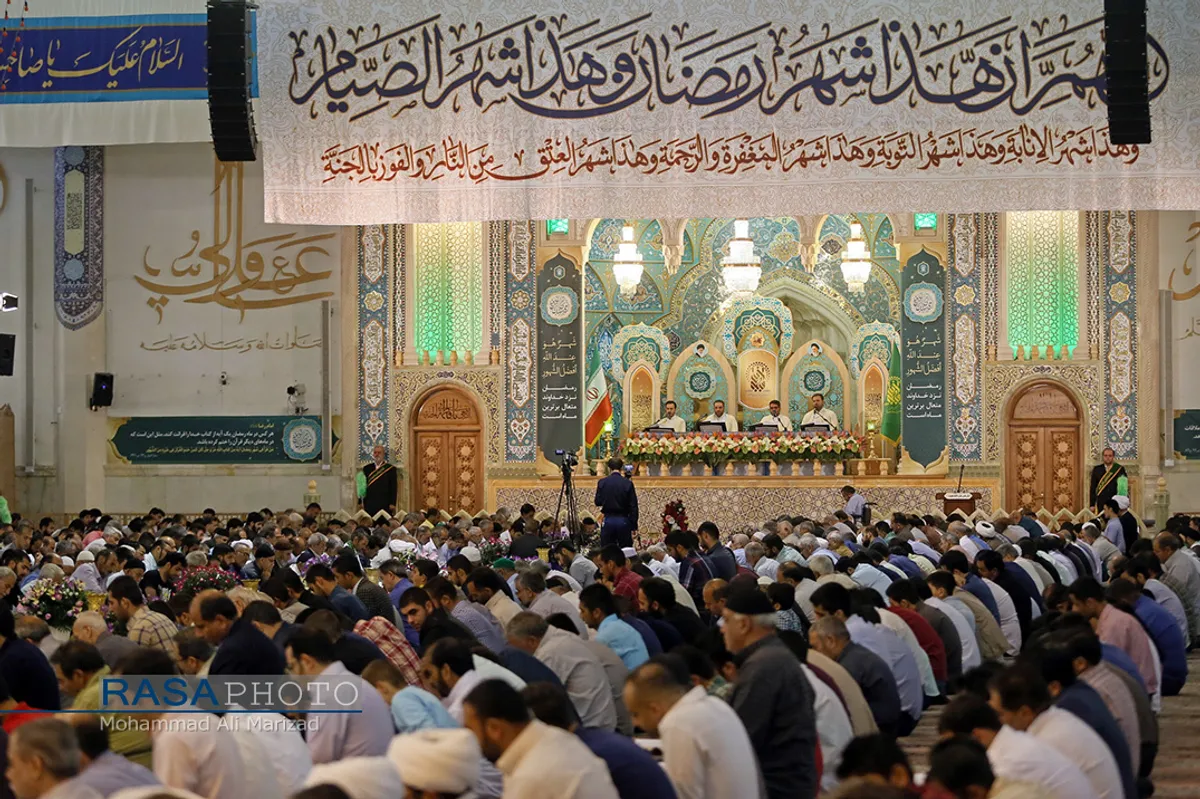مراسم جزء خوانی قرآن کریم در حرم حضرت معصومه (سلام الله علیها)