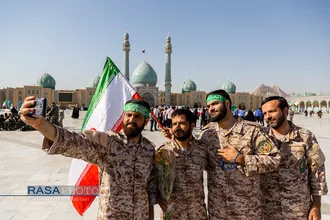 &laquo;عهد سربازی&raquo; نیرو&zwnj;های مسلح با امام زمان (عج) در جمکران&lrm;&lrm;