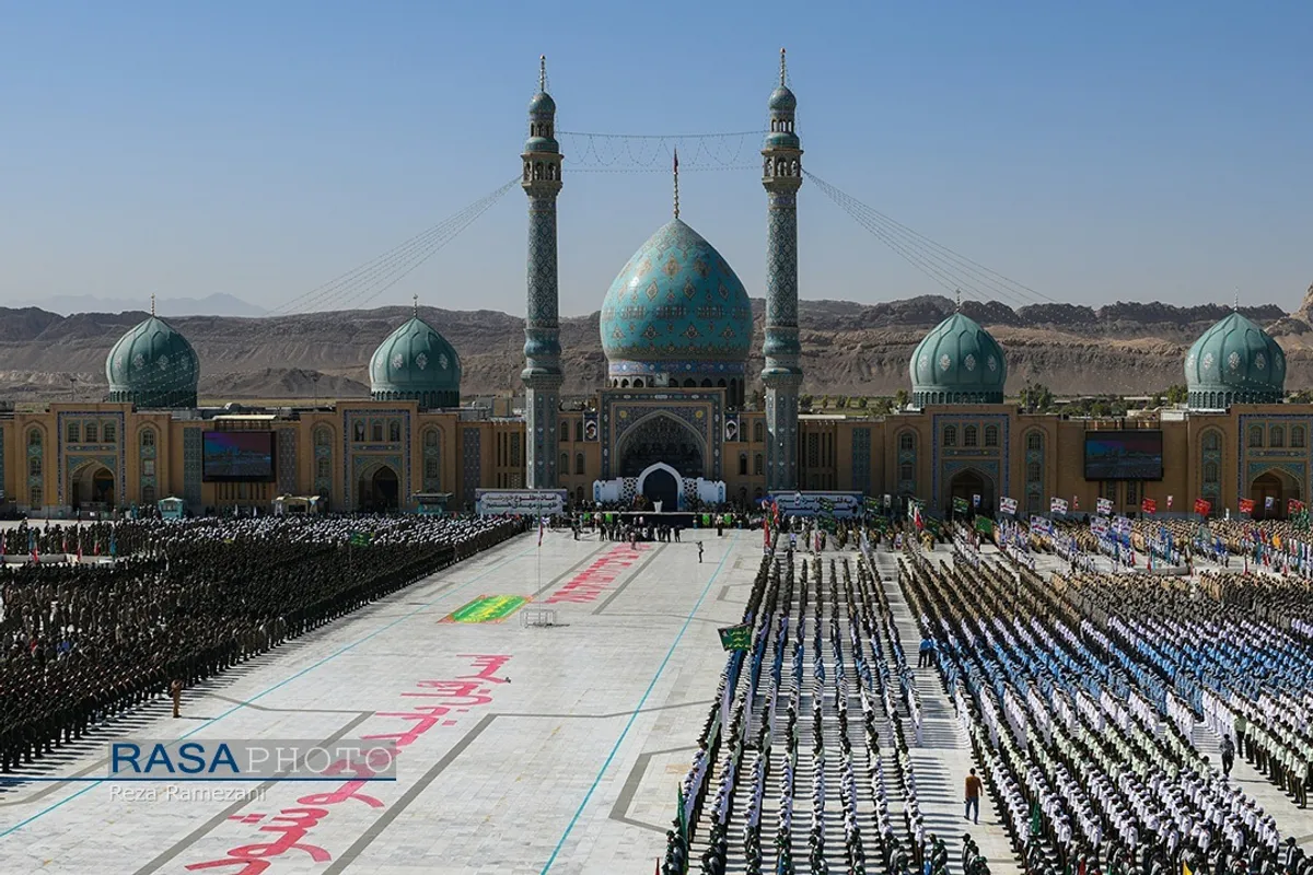 مراسم صبحگاه مشترک نیروهای مسلح در مسجد مقدس جمکران