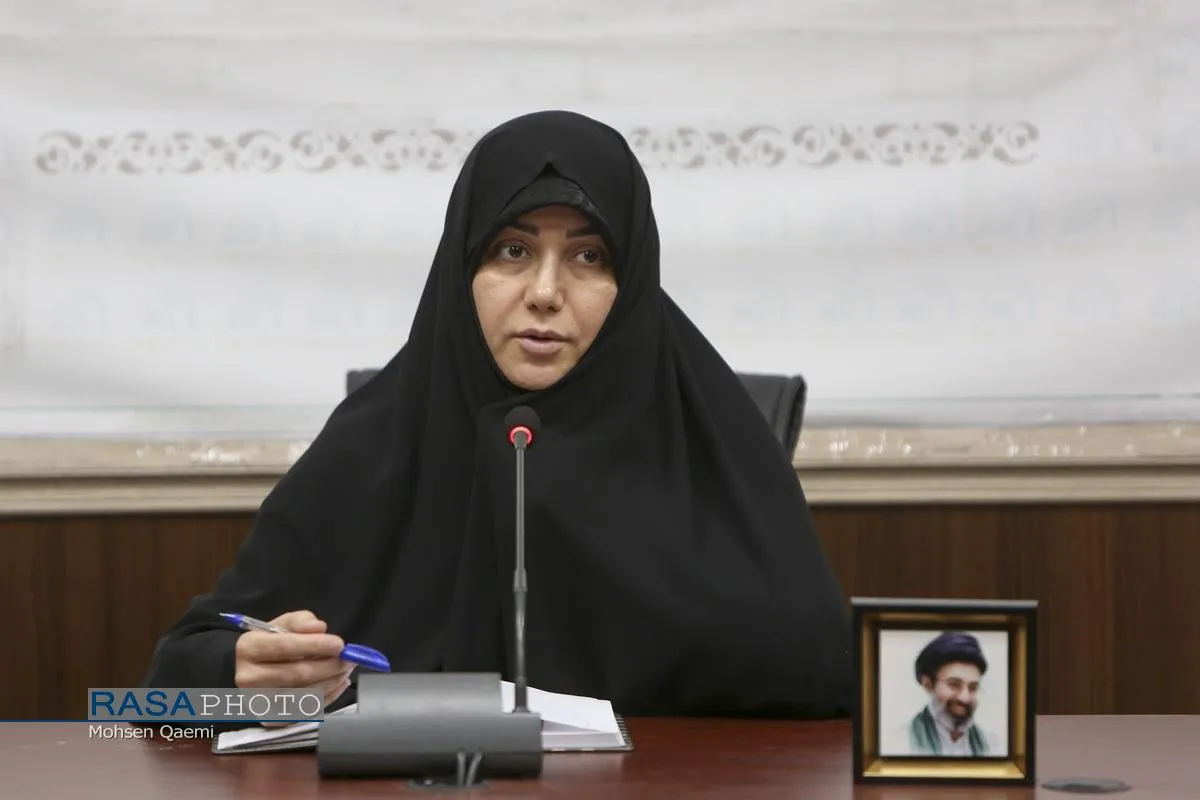 نشست هم&zwnj;اندیشی بانوان و آیین تشییع امام شهید انقلاب