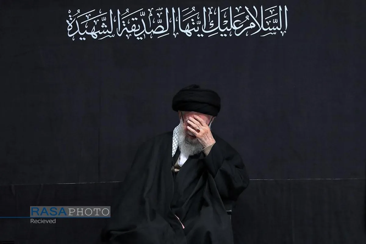 اولین شب مراسم عزاداری شهادت حضرت فاطمه&zwnj;زهرا (سلام&zwnj;الله&zwnj;علیها) در حسینیه امام خمینی (ره)