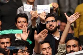 دیدار دانش&zwnj;آموزان و دانشجویان با مقام معظم رهبری