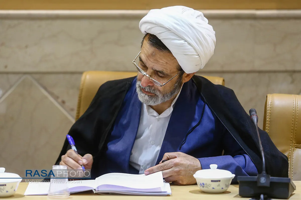 اولین گردهمایی کانون دانش آموختگان موسسه اخلاق و تربیت با حضور آیت الله اعرافی