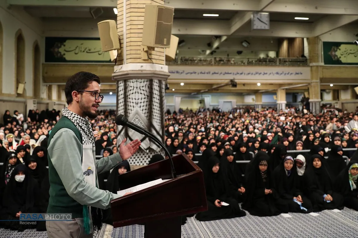 دیدار دانش&zwnj;آموزان و دانشجویان با مقام معظم رهبری