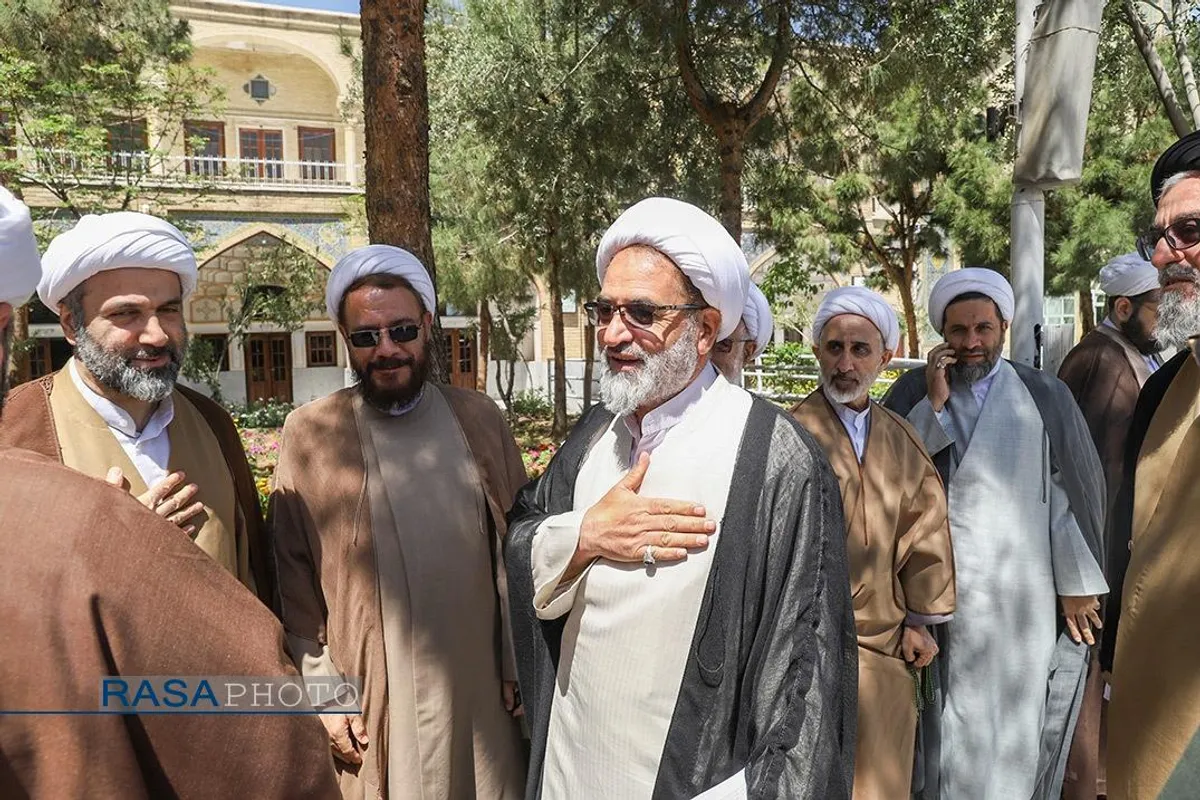 تجمع طلاب و فضلای حوزه در حمایت از عملیات مقتدرانه نیرو&zwnj;های مسلح -۱