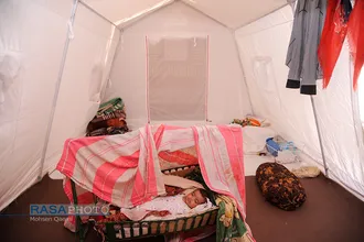 حضور طلاب در اردوگاه&zwnj;های اسکان سیل زدگان خوزستان | جهاد ادامه دارد
