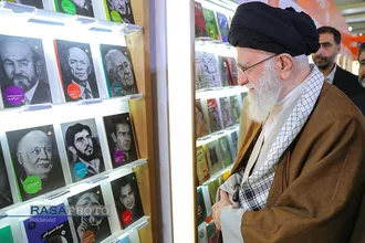 بازدید رهبر معظم انقلاب از سی و پنجمین نمایشگاه بین&zwnj;المللی کتاب تهران