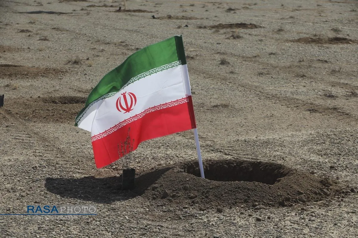 غرس ۶۵۰۰ نهال به یاد رهبر شهید انقلاب و شهدای جنگ تحمیلی سوم