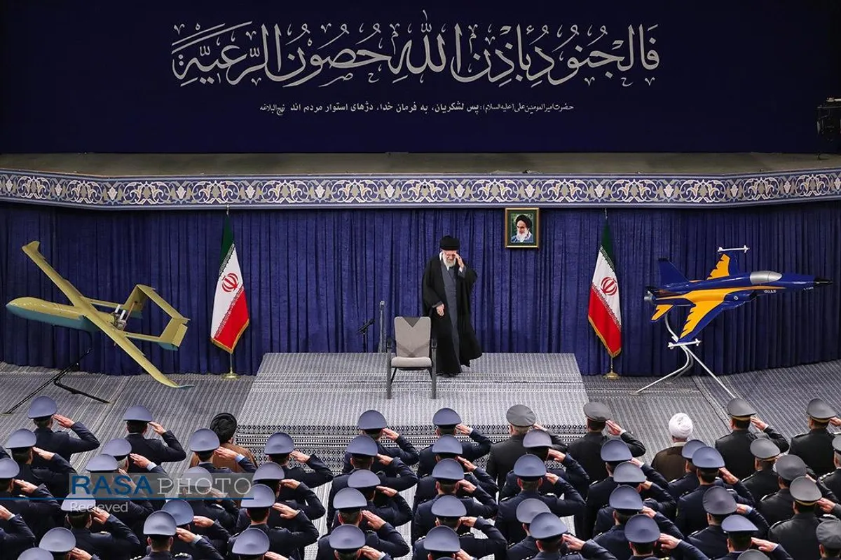 دیدار جمعی از فرماندهان نیروی هوایی و پدافند هوایی ارتش با فرمانده کل قوا