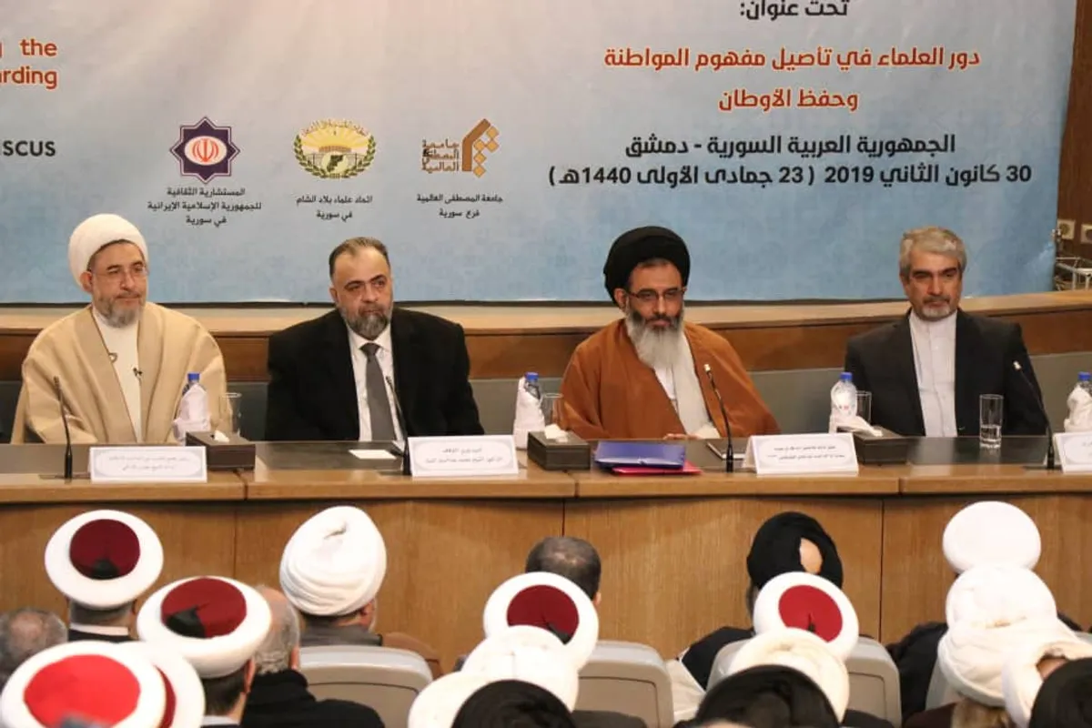 با سخنرانی نماینده مقام معظم رهبری در سوریه، چهاردهمین نشست علمای جهان اسلام با عنوان &laquo;نقش علما&zwnj; در اصالت بخشی مفهوم وطن و حفظ وطن&raquo; در دمشق آغاز شد.