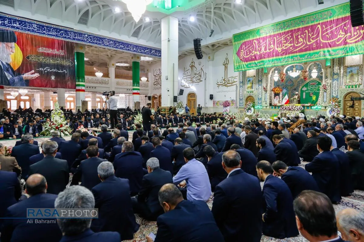 آئین آغاز دهه کرامت در قم