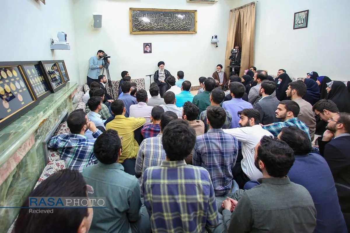 دیدار جمعی از مدال&zwnj;آوران المپیادهای علمی با رهبر معظم انقلاب