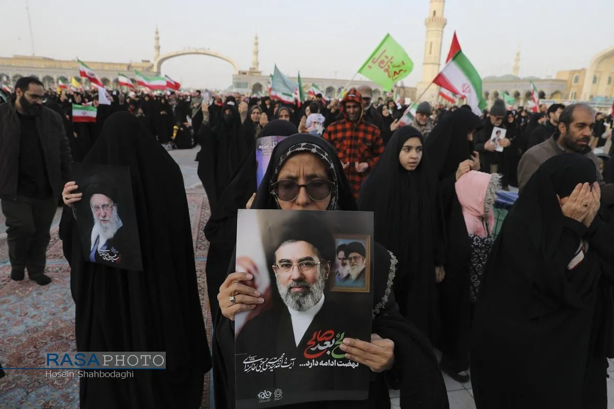 بیعت مردم قم با سومین رهبر معظم انقلاب اسلامی