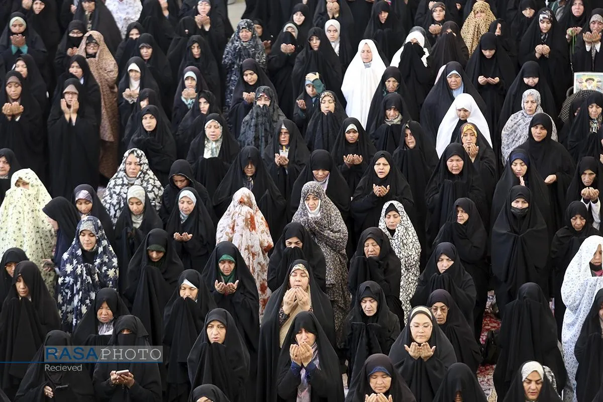 اقامه نماز عید سعید قربان در حرم حضرت معصومه (س)