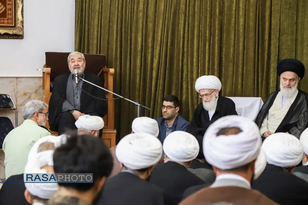 مراسم بزرگداشت شهید سید حسن نصرالله در بیت حضرت آیت الله نوری همدانی