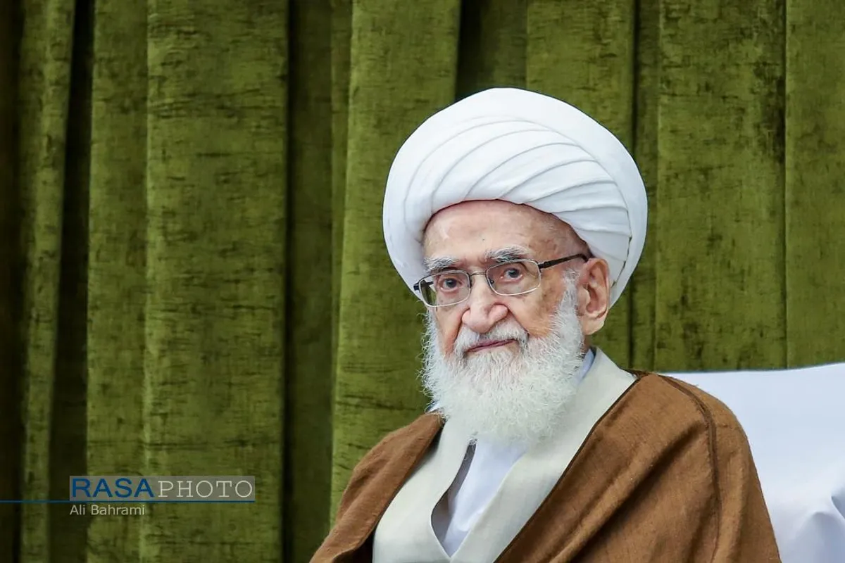 جشن روز مبعث و عمامه&zwnj;گذاری تعدادی از طلاب حوزه علمیه قم در بیوت مراجع تقلید