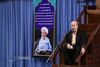 مراسم بزرگداشت آیت&zwnj;الله مؤمن در حسینیه امام خمینی با حضور مقام معظم رهبری