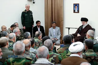 دیدار جمعی از فرماندهان نیروهای مسلح با فرمانده کل قوا