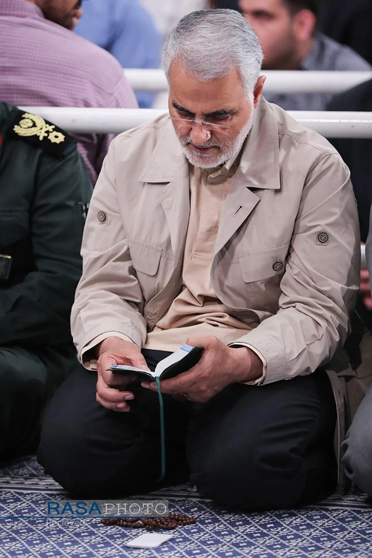 مجموعه&zwnj;ای از عکس&zwnj;های سردار شهید حاج قاسم سلیمانی در کنار رهبر معظم انقلاب