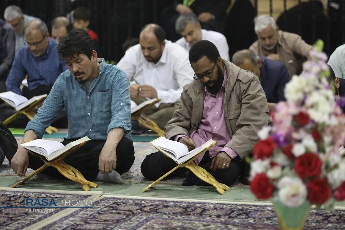 آئین جزء&zwnj;خوانی قرآن کریم در حرم کریمه اهل&zwnj;بیت (ع)
