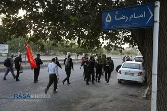 پیاده روی زائران حضرت امام رضا (علیه&zwnj;السلام) بسمت مشهد