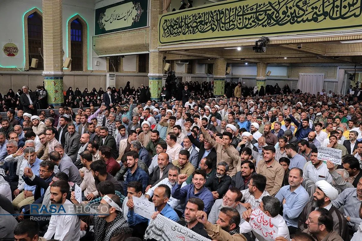 دیدار مردمی رهبر معظم انقلاب در آستانه انتخابات ریاست جمهوری در روز عید غدیر