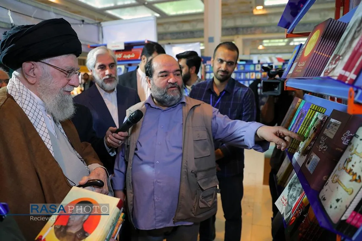 بازدید رهبر معظم انقلاب از سی و پنجمین نمایشگاه بین&zwnj;المللی کتاب تهران