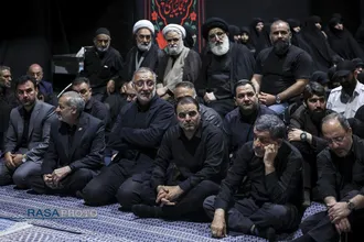 مراسم عزاداری شب تاسوعا در جوار محل شهادت رهبر شهید انقلاب اسلامی