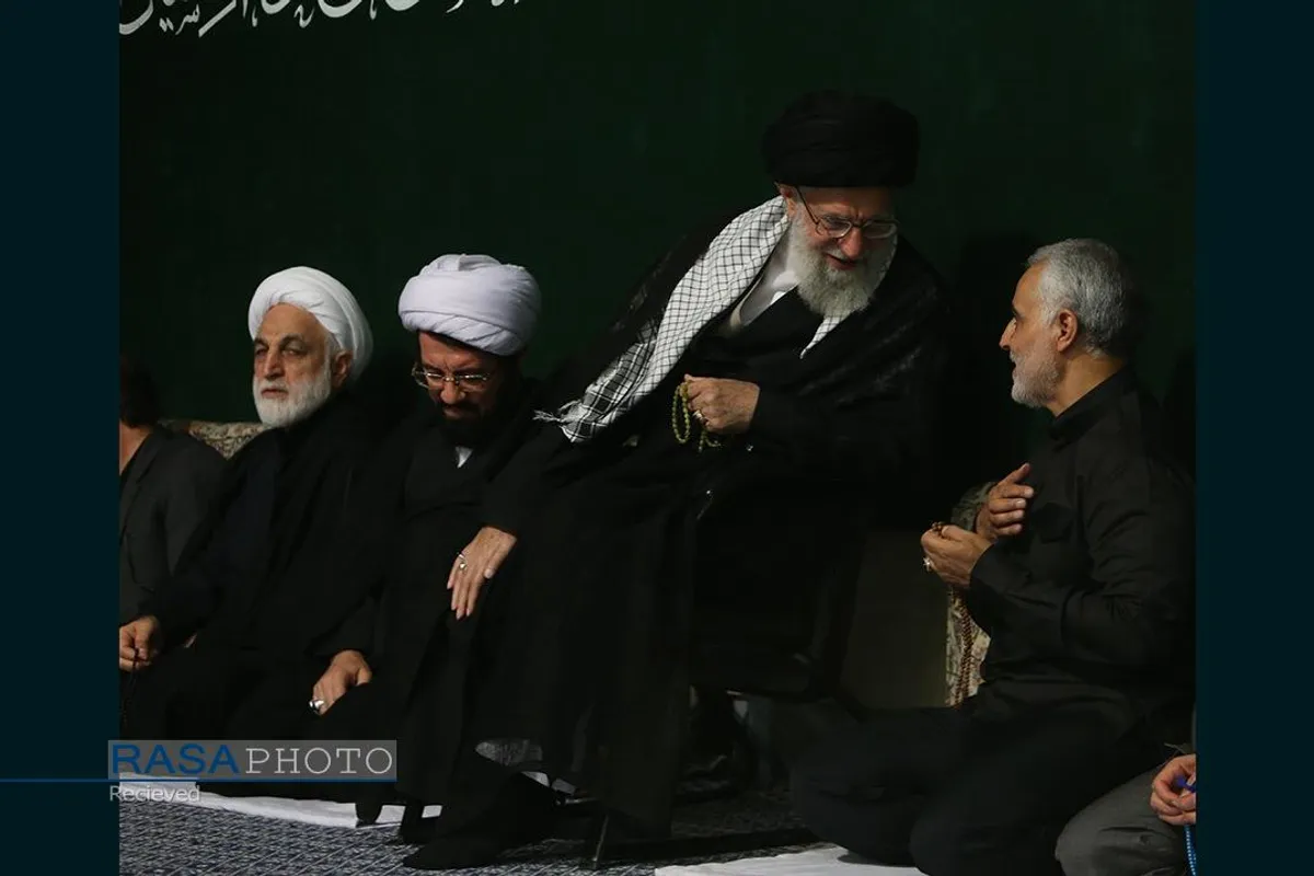 مجموعه&zwnj;ای از عکس&zwnj;های سردار شهید حاج قاسم سلیمانی در کنار رهبر معظم انقلاب