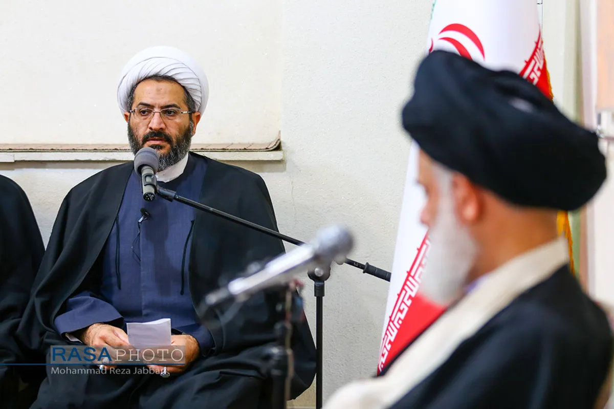 دیدار معاون فرهنگی اوقاف با آیت الله حسینی بوشهری&lrm;&lrm;