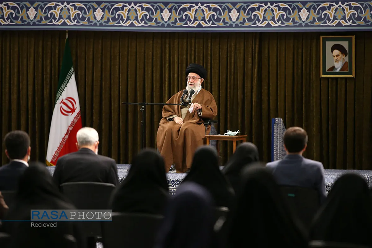 دیدار جمعی از معلمان با مقام معظم رهبری