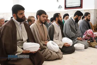 جشن عمامه&zwnj;گذاری طلاب در بیوت مراجع تقلید به&zwnj;مناسبت روز میلاد حضرت زهرا (سلام&zwnj;الله&zwnj;علیها)