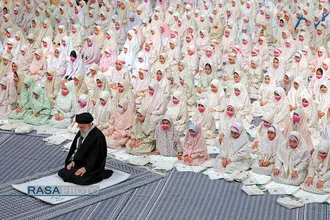 مراسم جشن تکلیف دختران دانش&zwnj;آموز با حضور مقام معظم رهبری