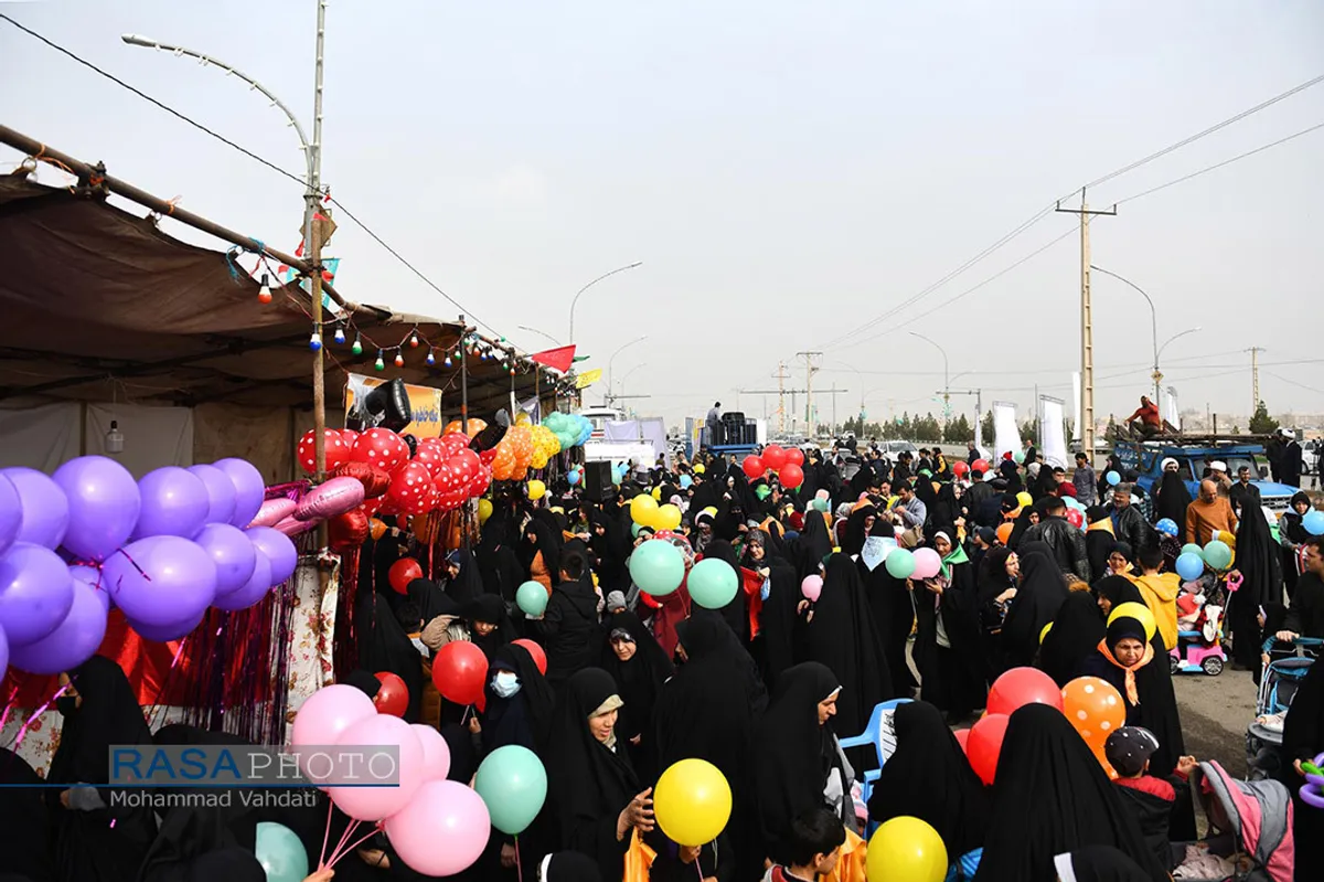راهپیمایی کالسکه ای پدر و مادرها با عنوان "امید آینده"